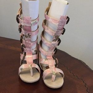 Joyfolie jayla floral floral gladiators in size 9